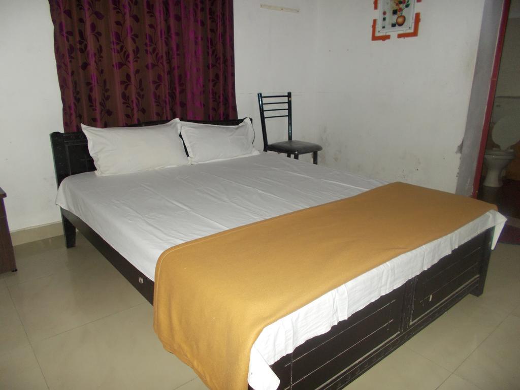 Guruvayur Bunglow Hotel Exterior photo